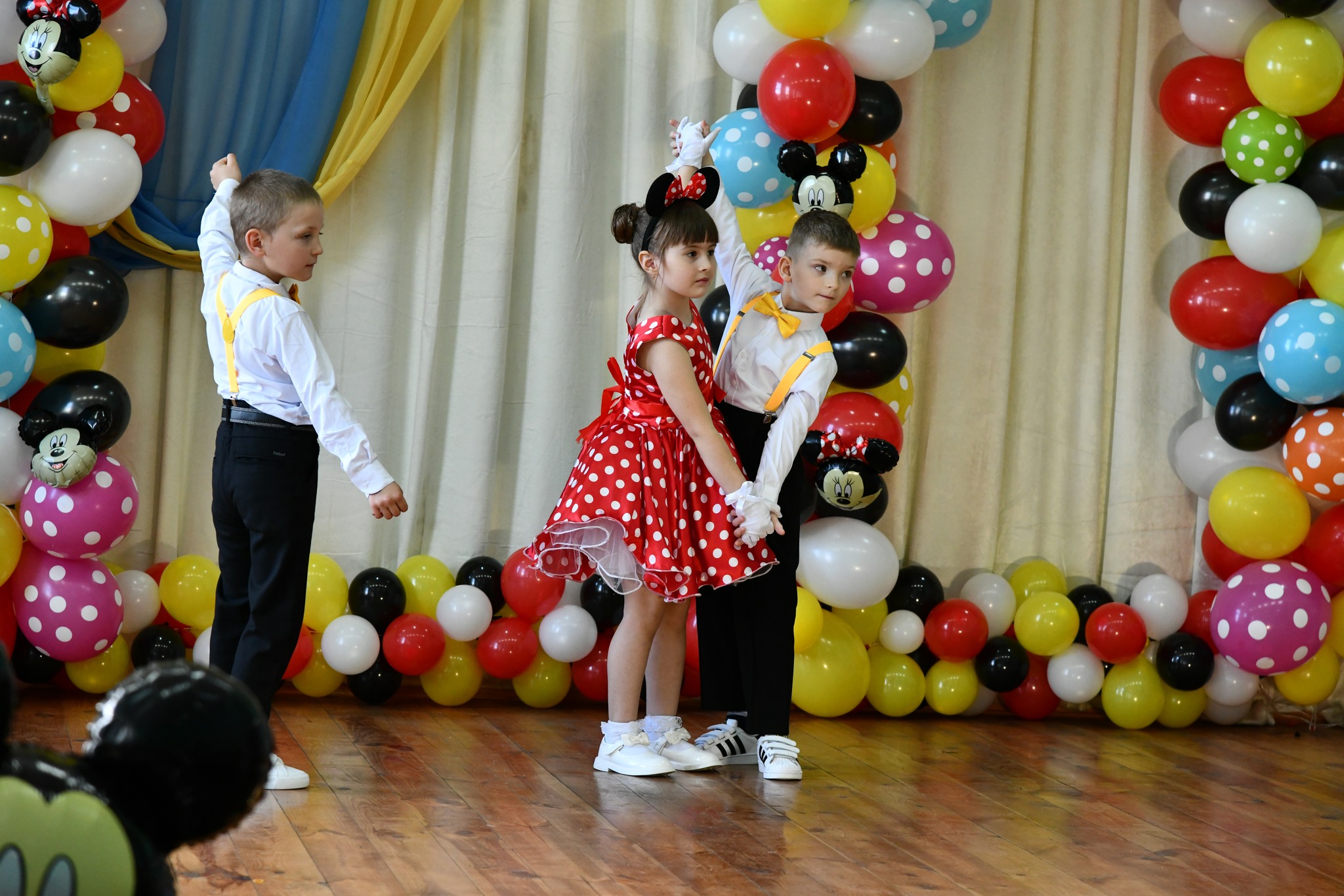 Фото без опису