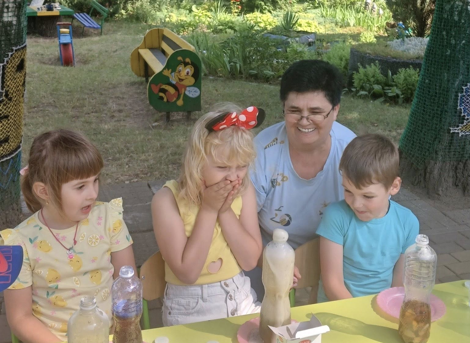 Фото без опису