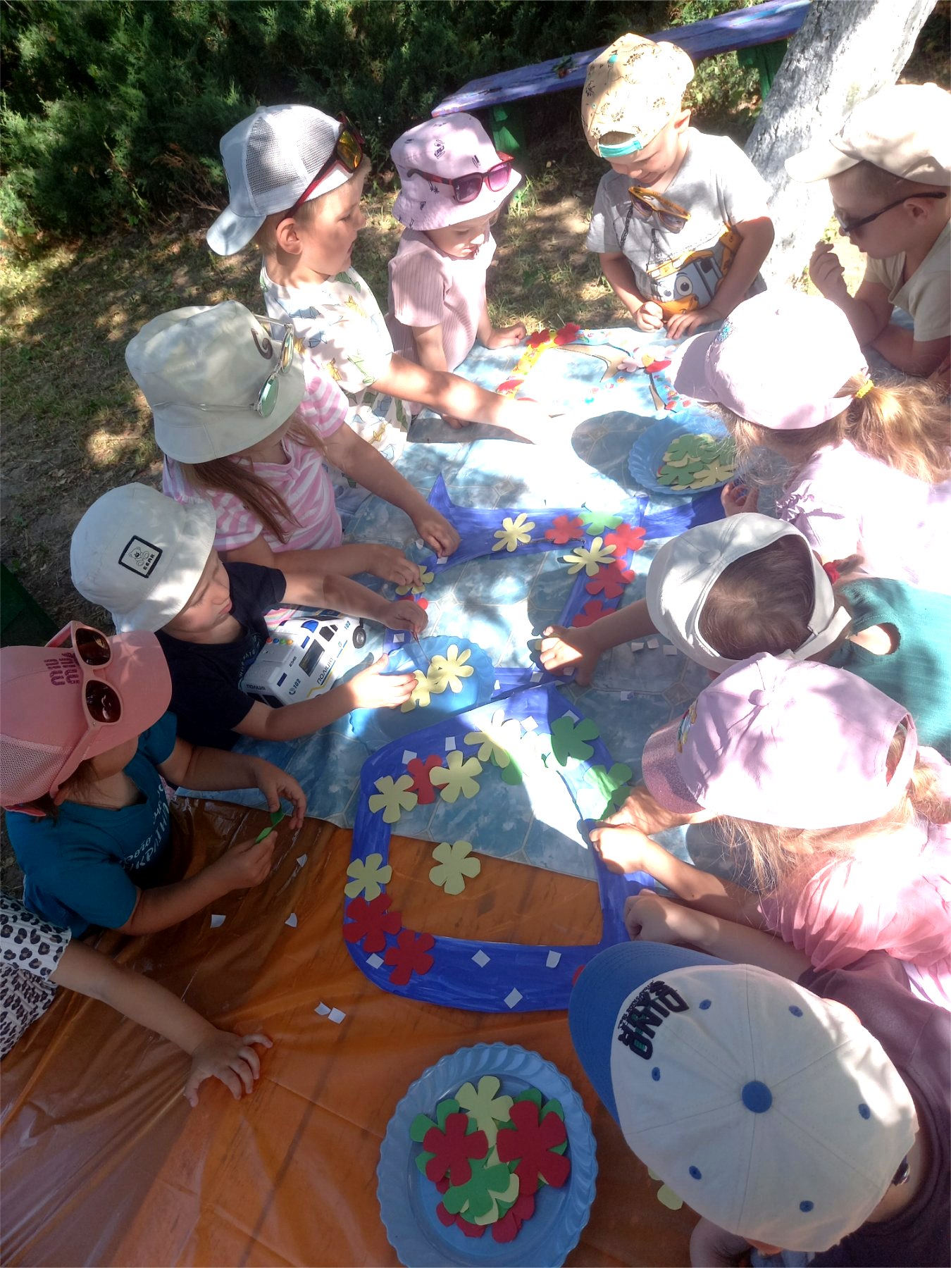 Фото без опису