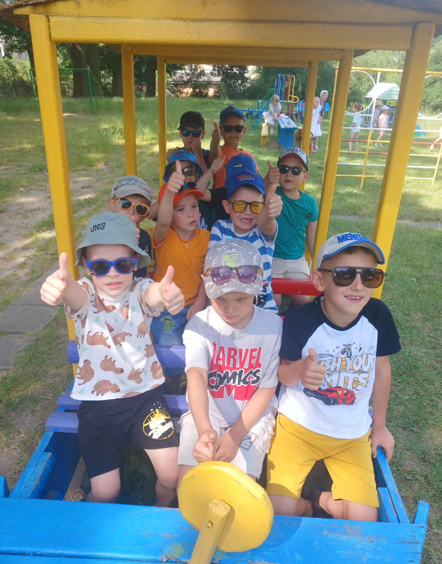 Фото без опису