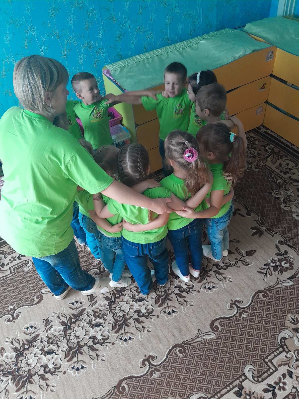 Фото без опису