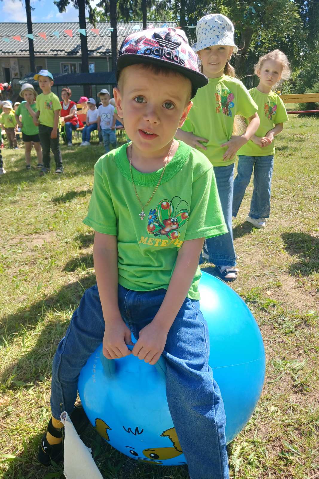 Фото без опису