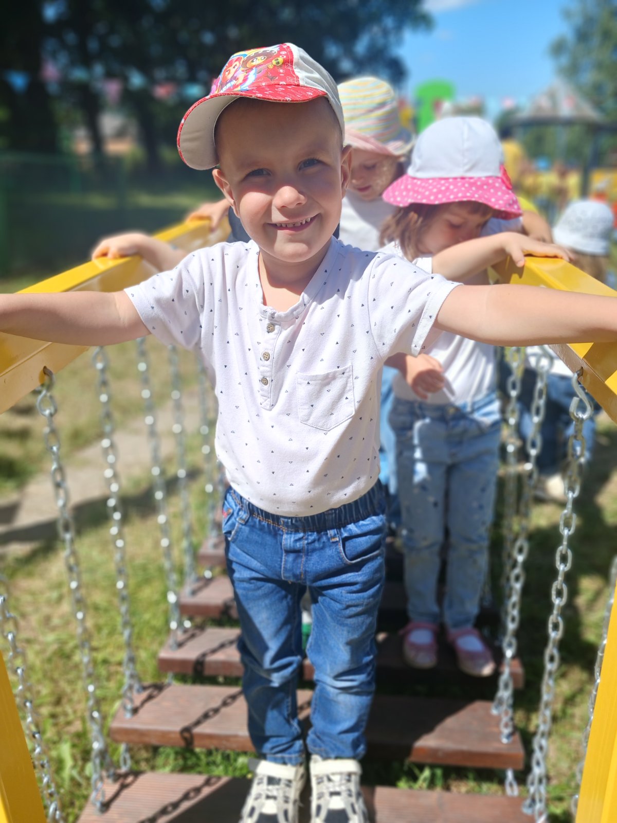 Фото без опису