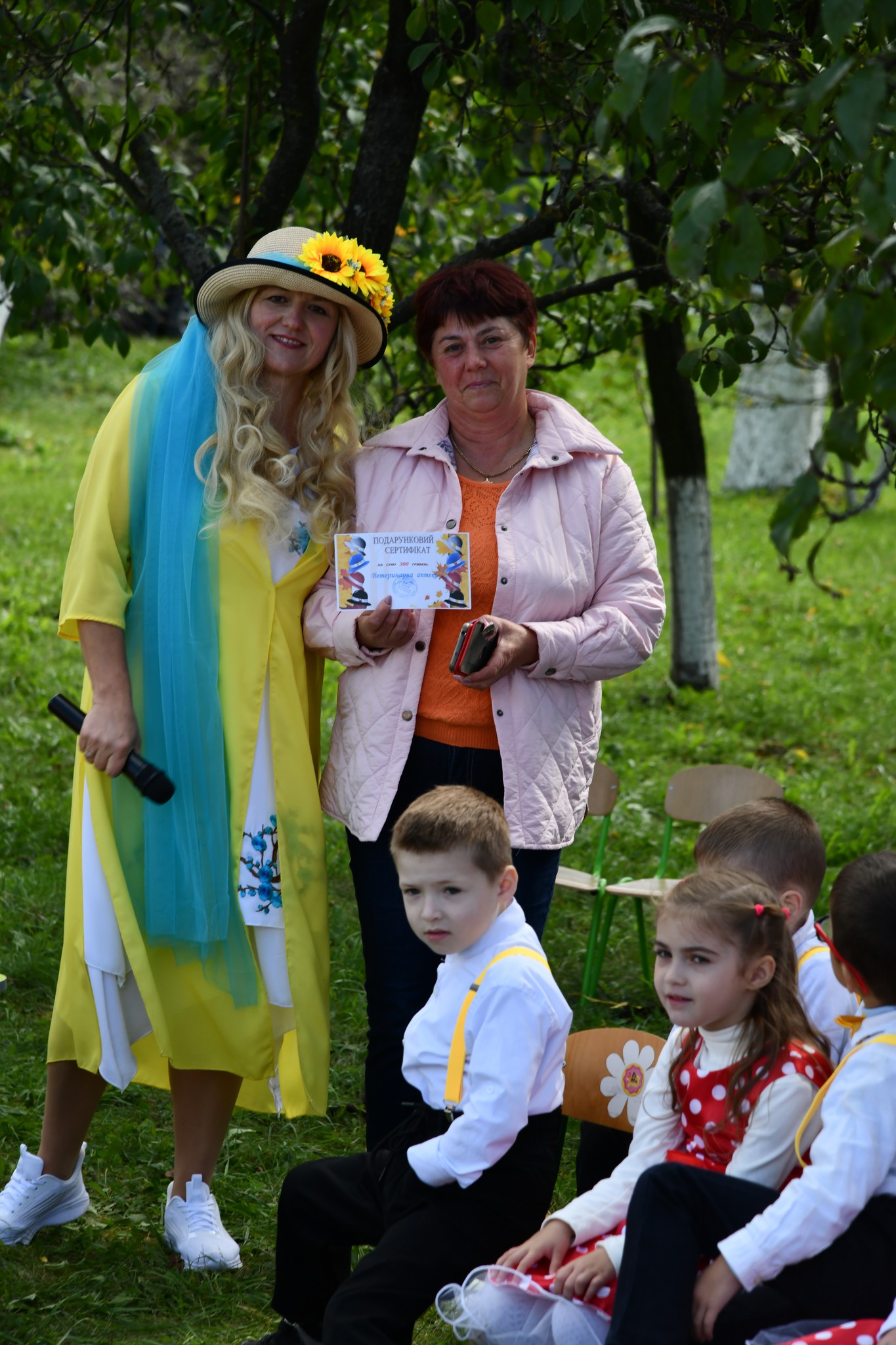 Фото без опису