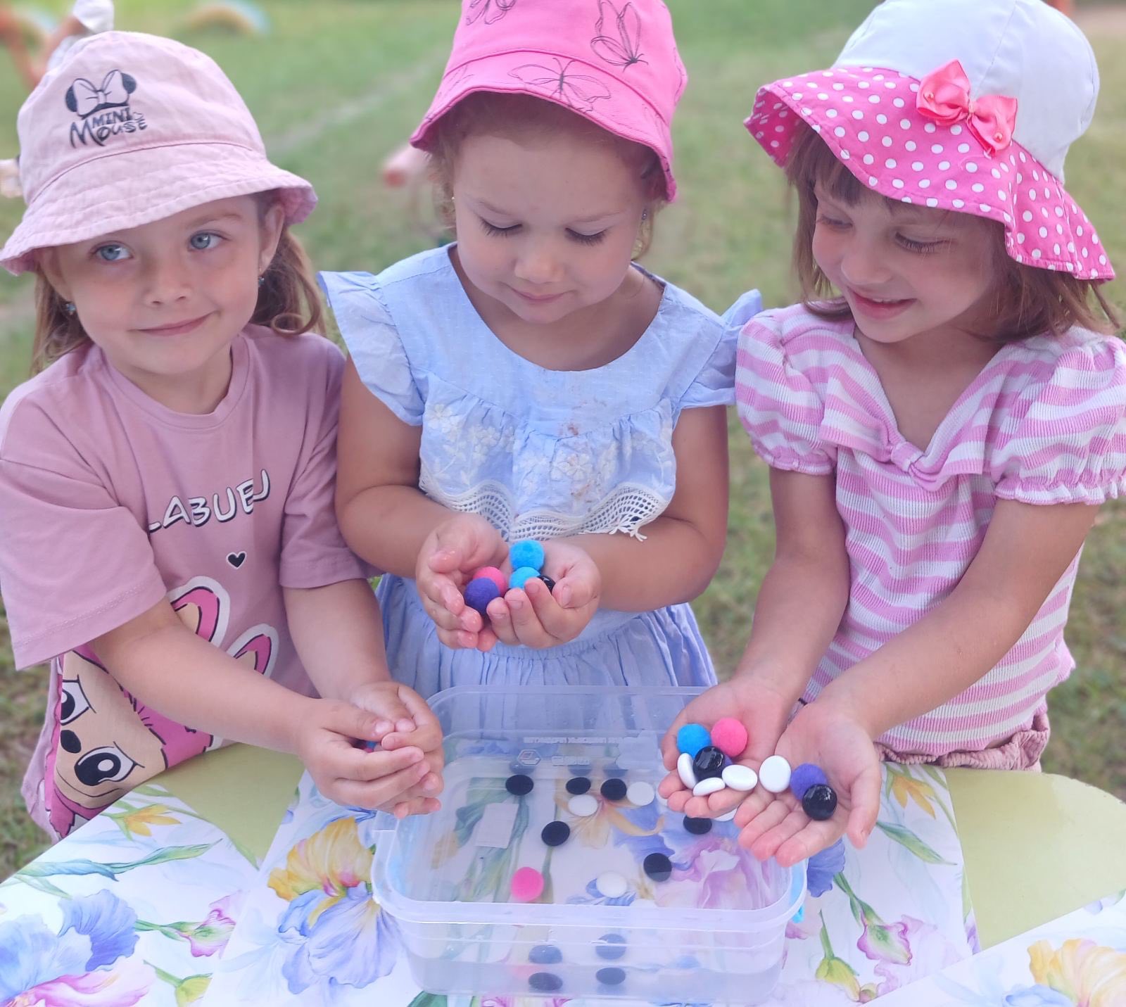 Фото без опису