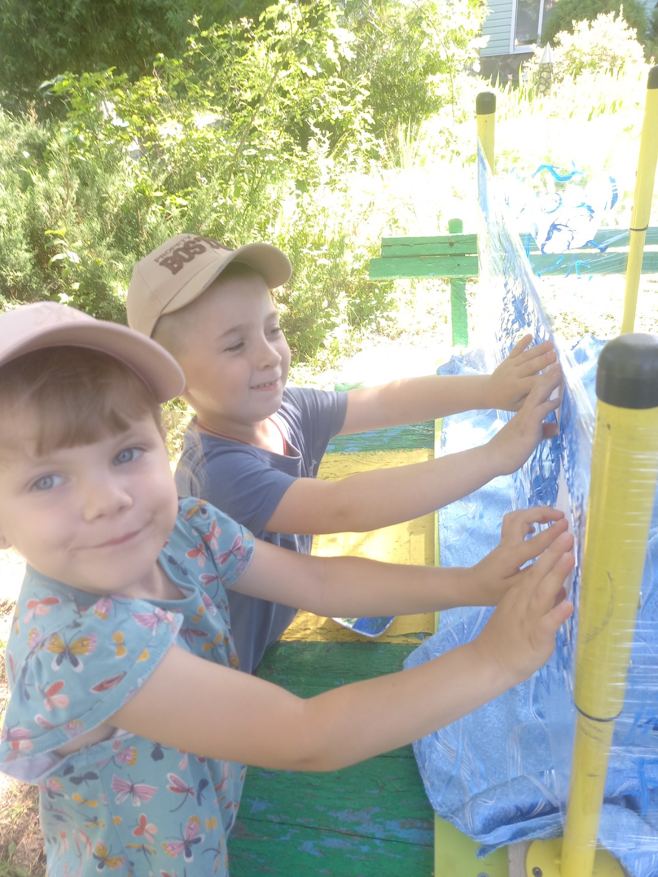 Фото без опису