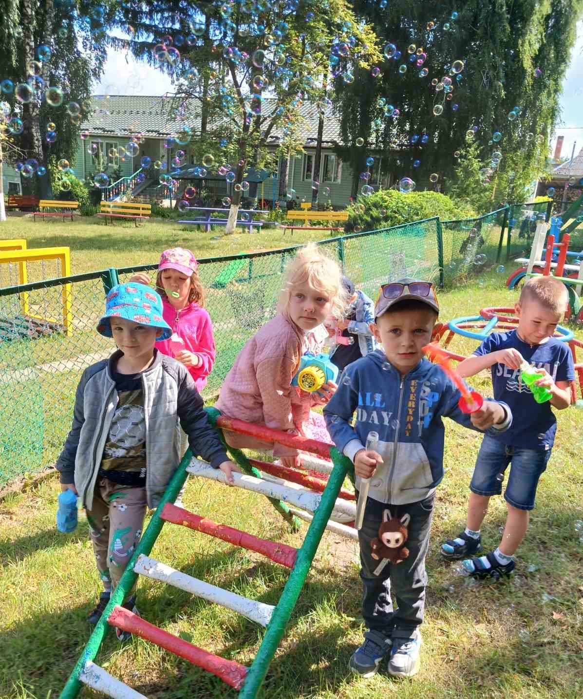 Фото без опису