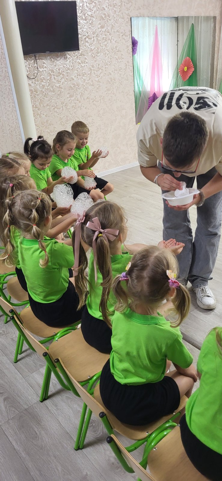 Фото без опису