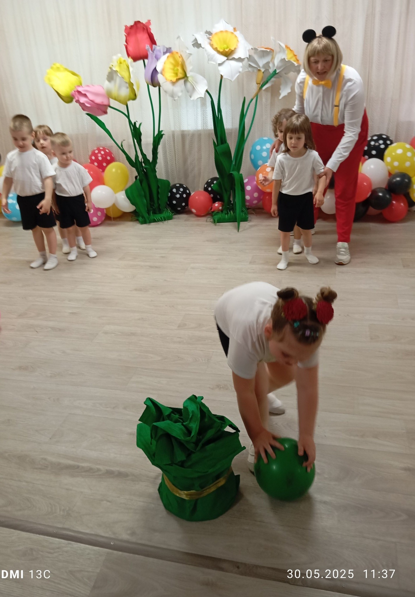 Фото без опису