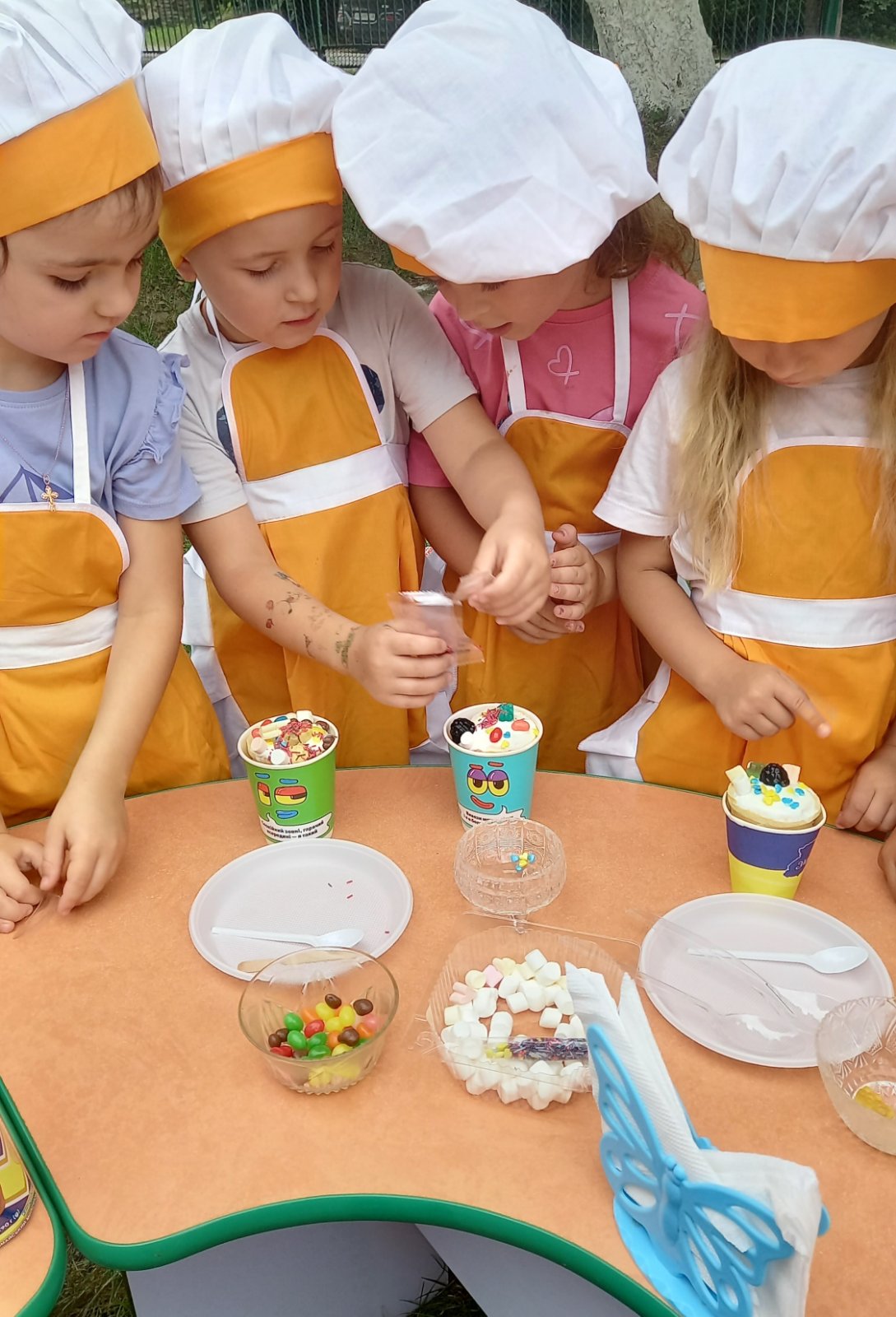 Фото без опису