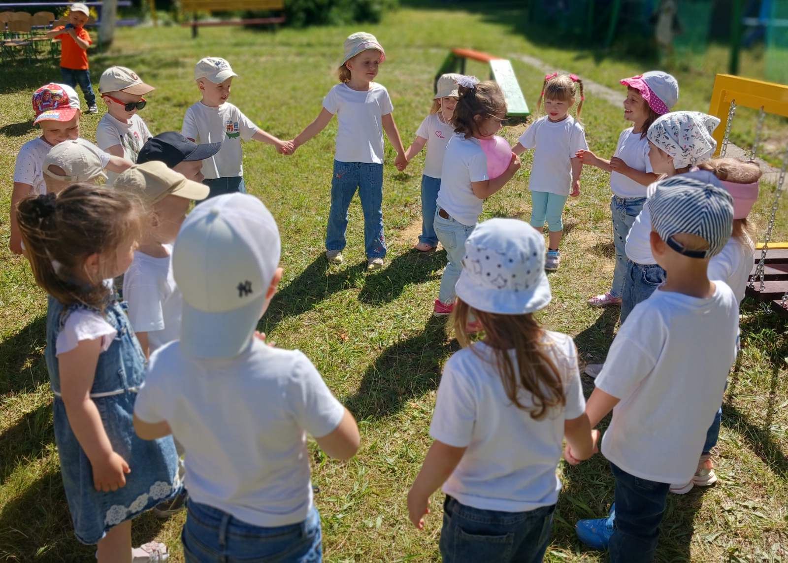 Фото без опису