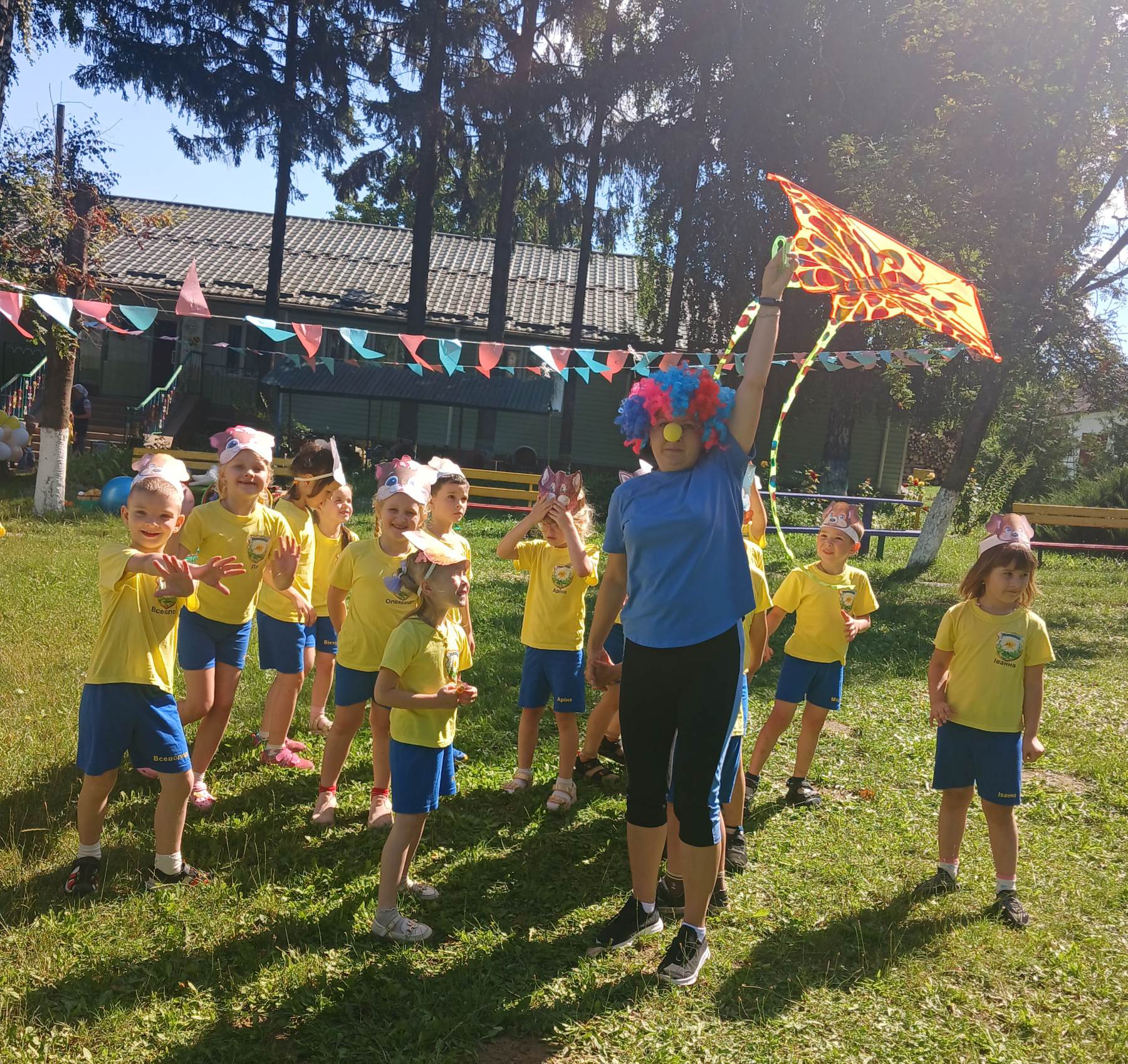 Фото без опису