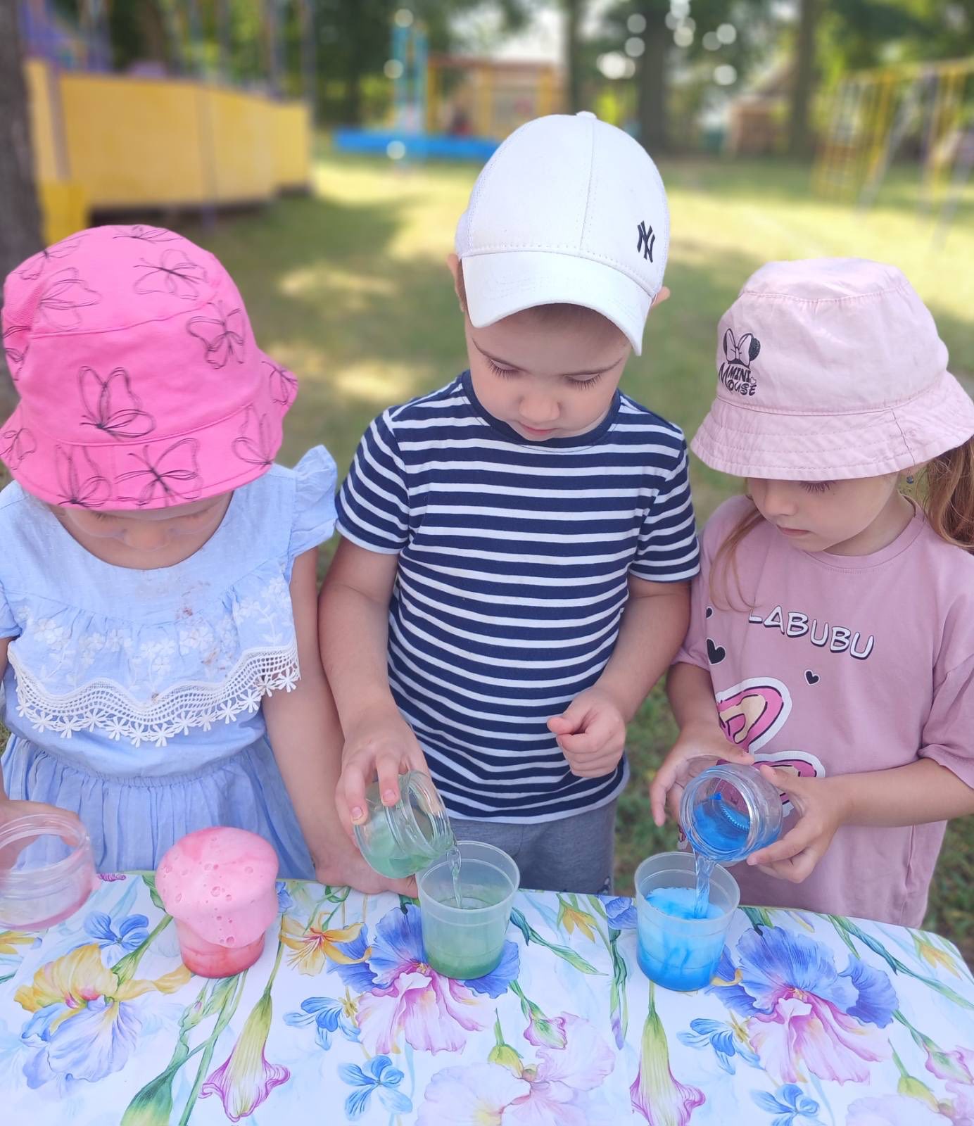 Фото без опису