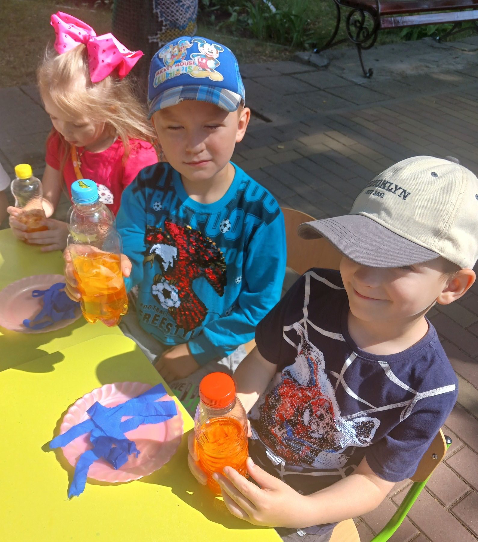 Фото без опису