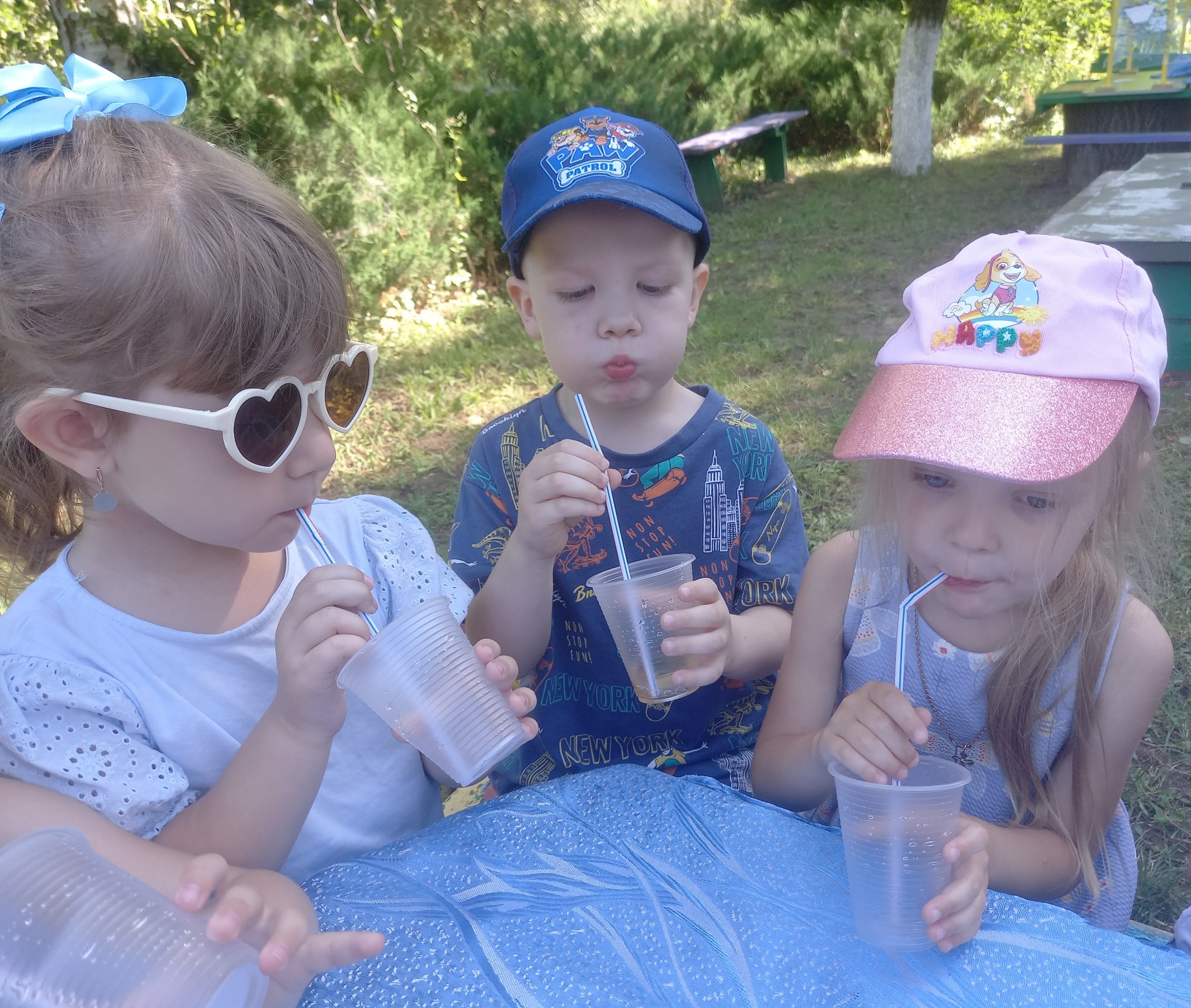 Фото без опису