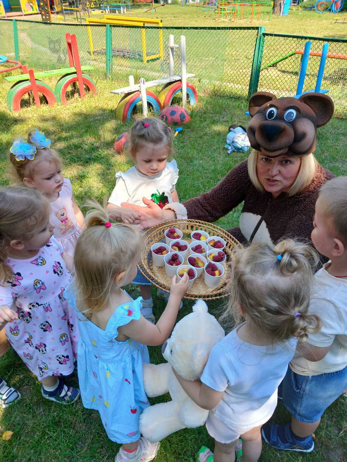 Фото без опису