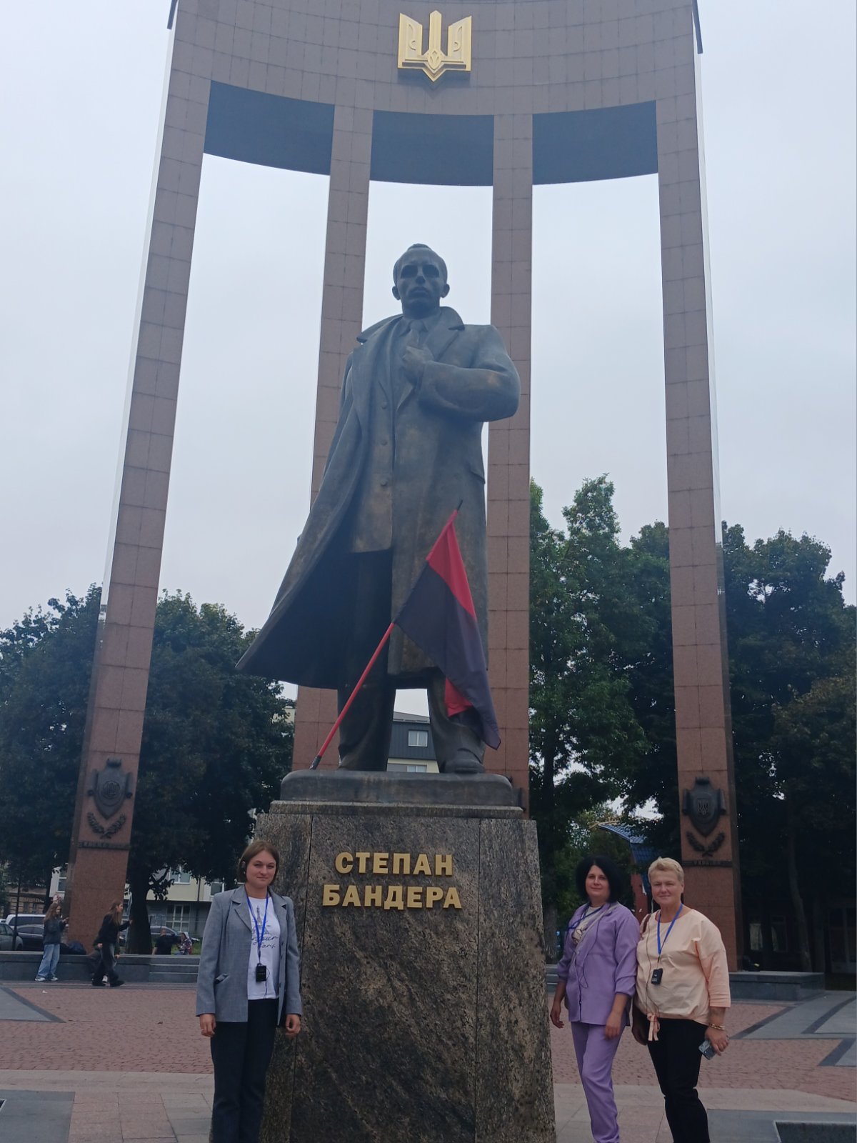 Фото без опису