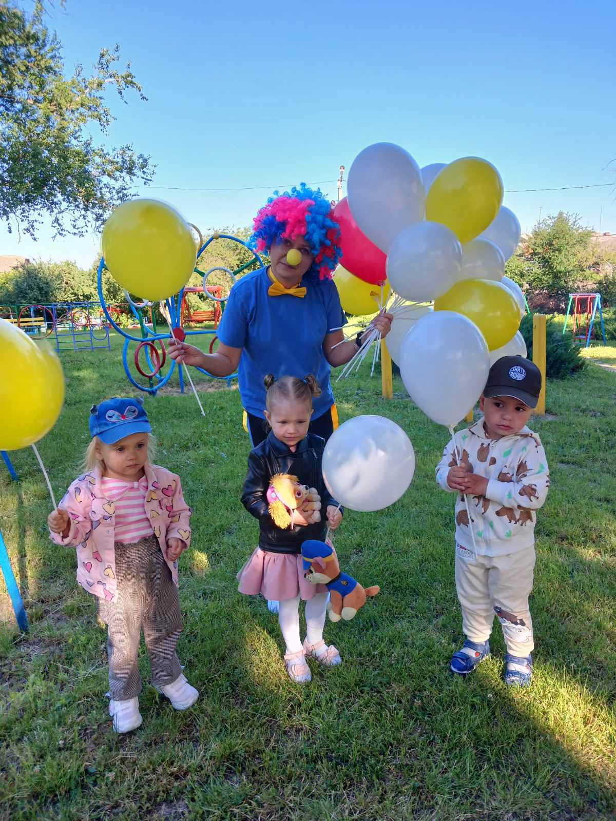 Фото без опису