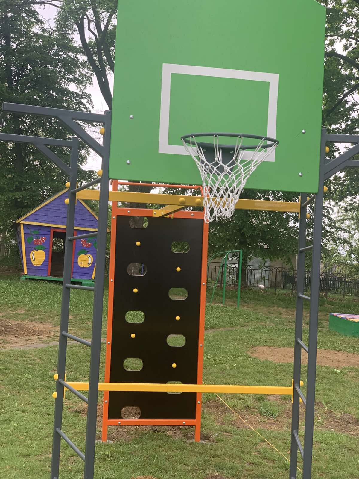 Фото без опису