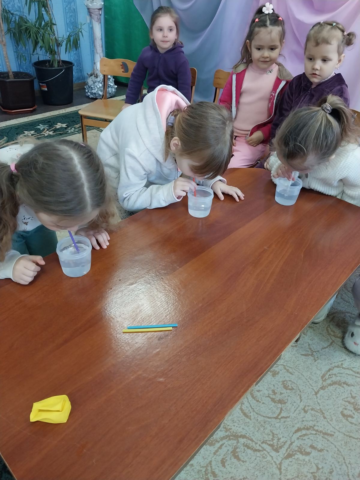 Фото без опису