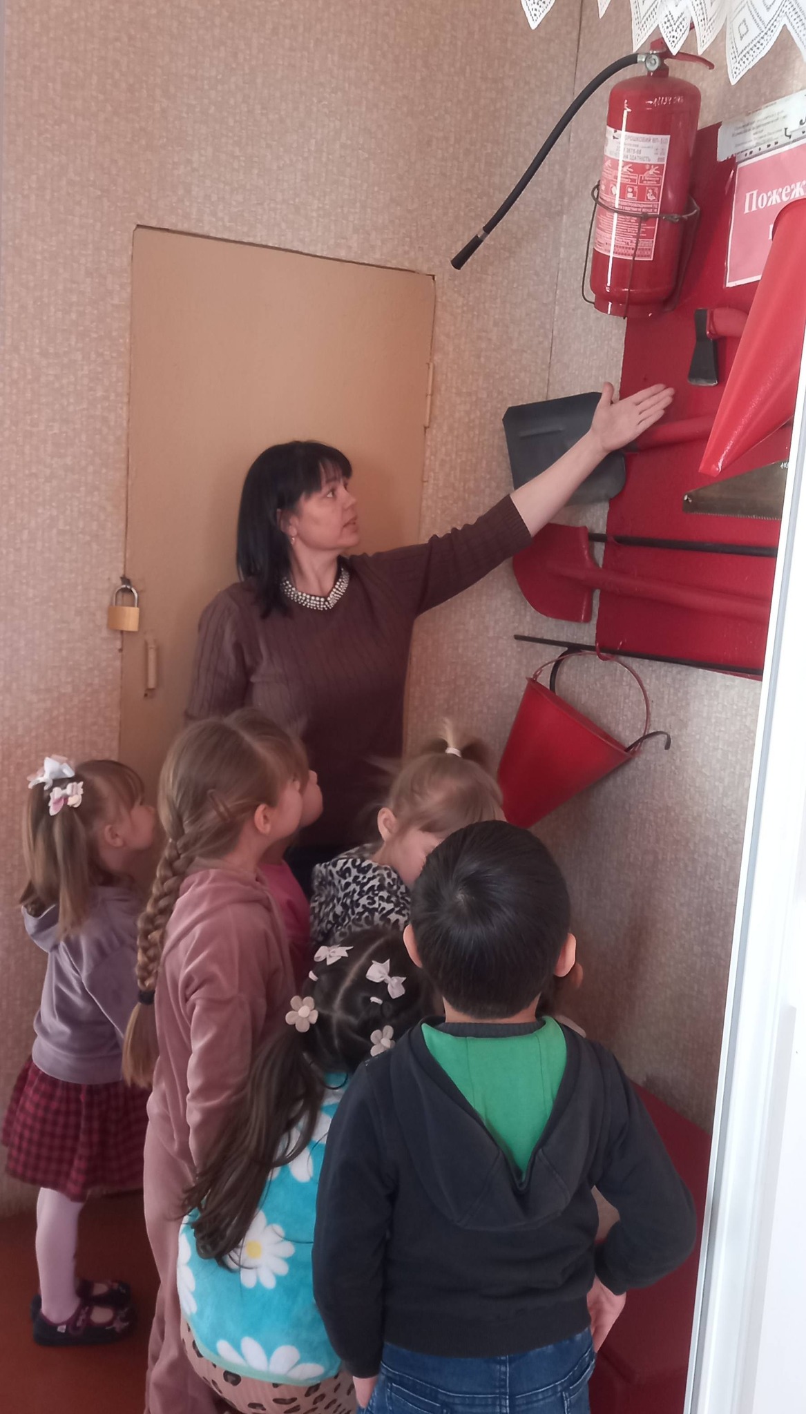 Фото без опису