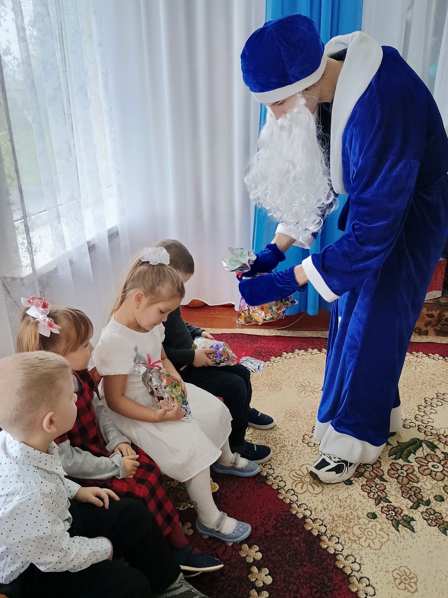 Фото без опису
