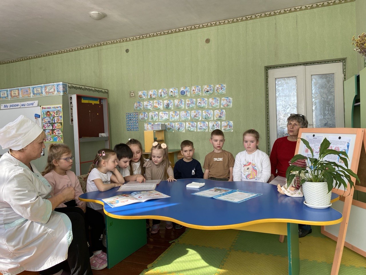 Фото без опису