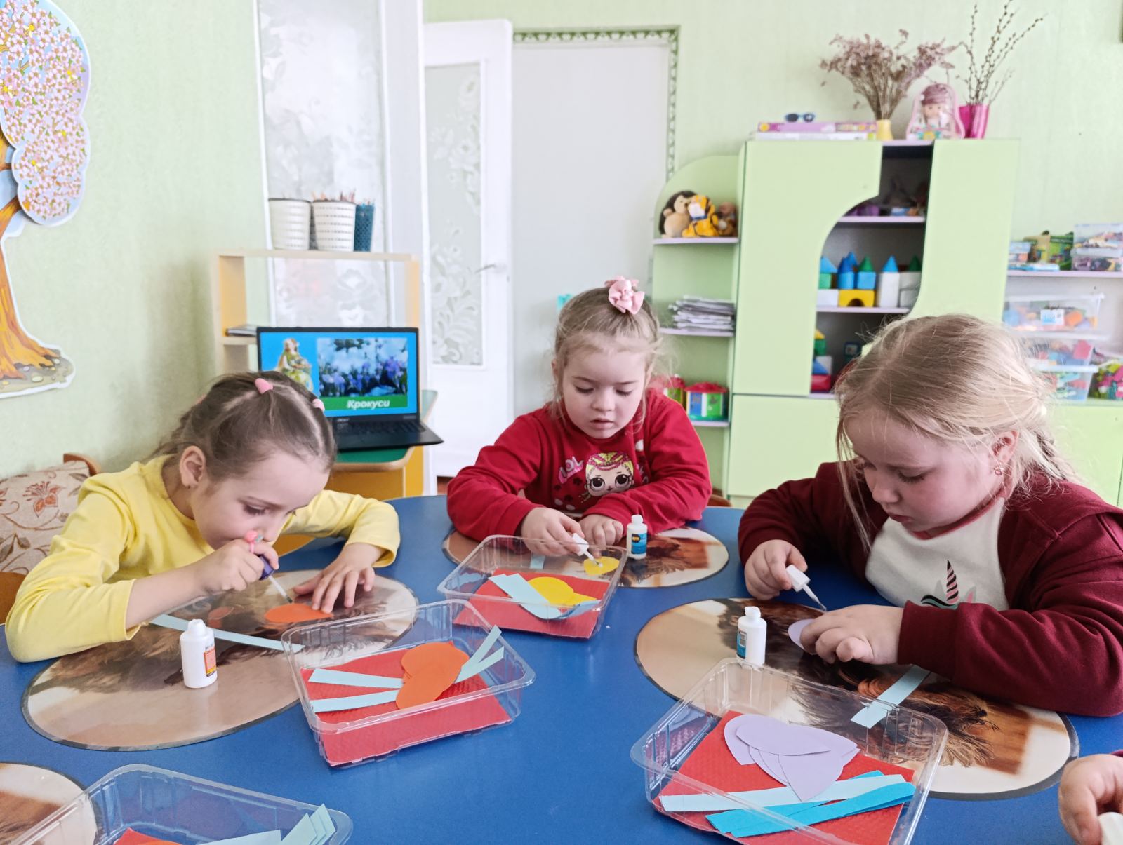 Фото без опису