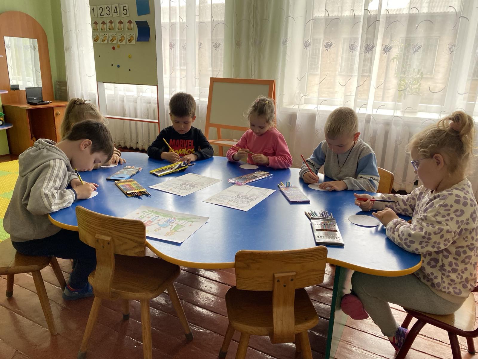 Фото без опису