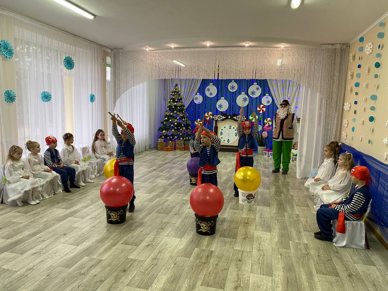 Фото без опису