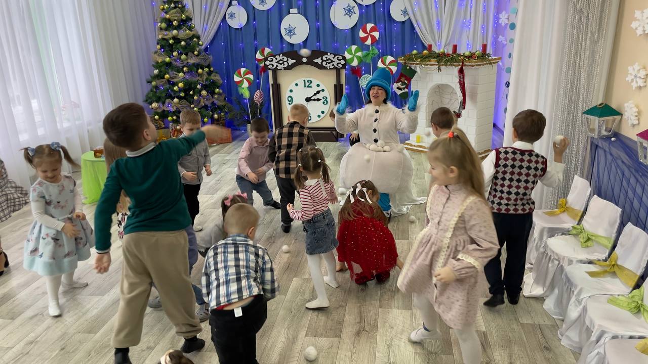 Фото без опису