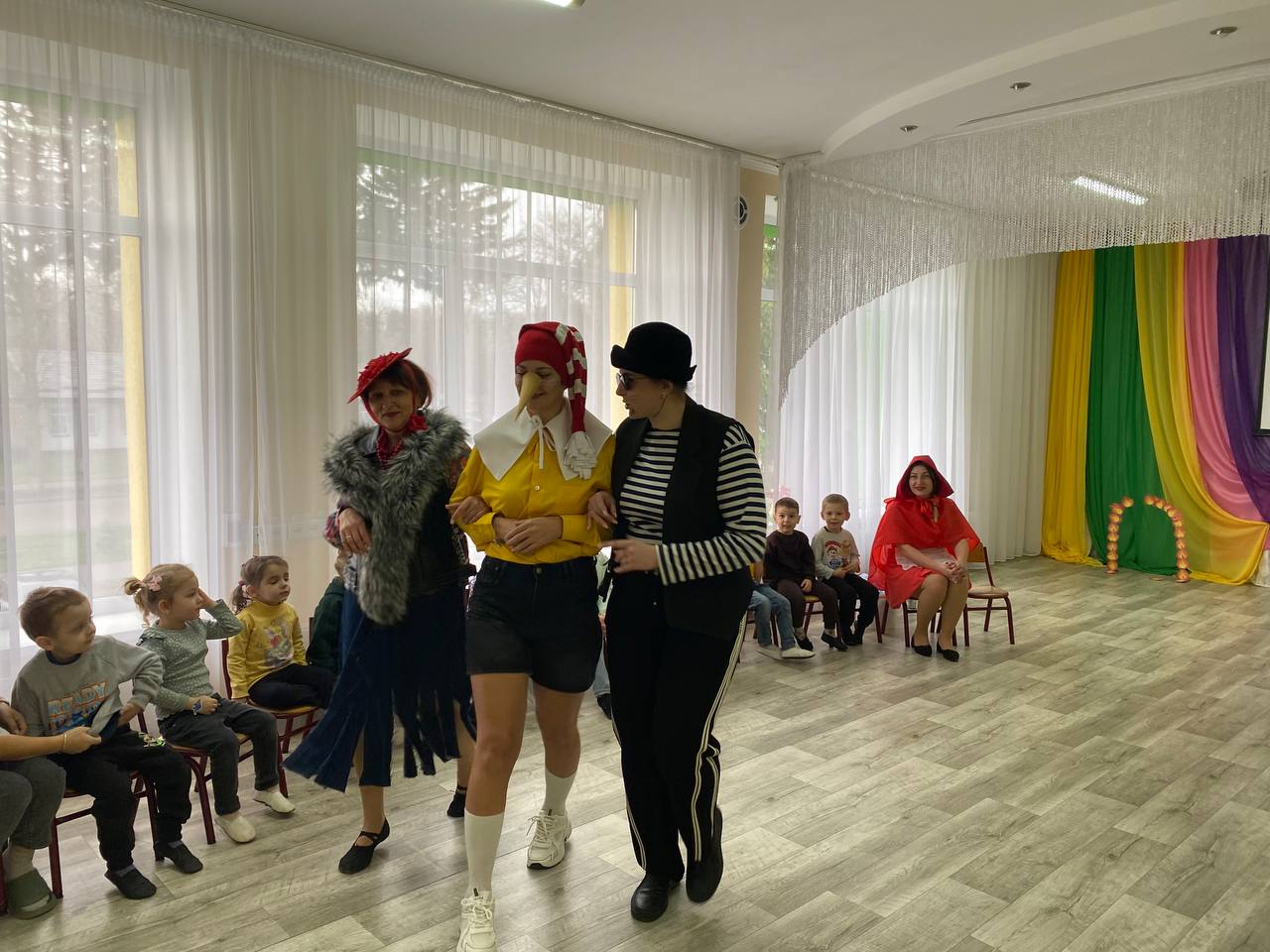 Фото без опису