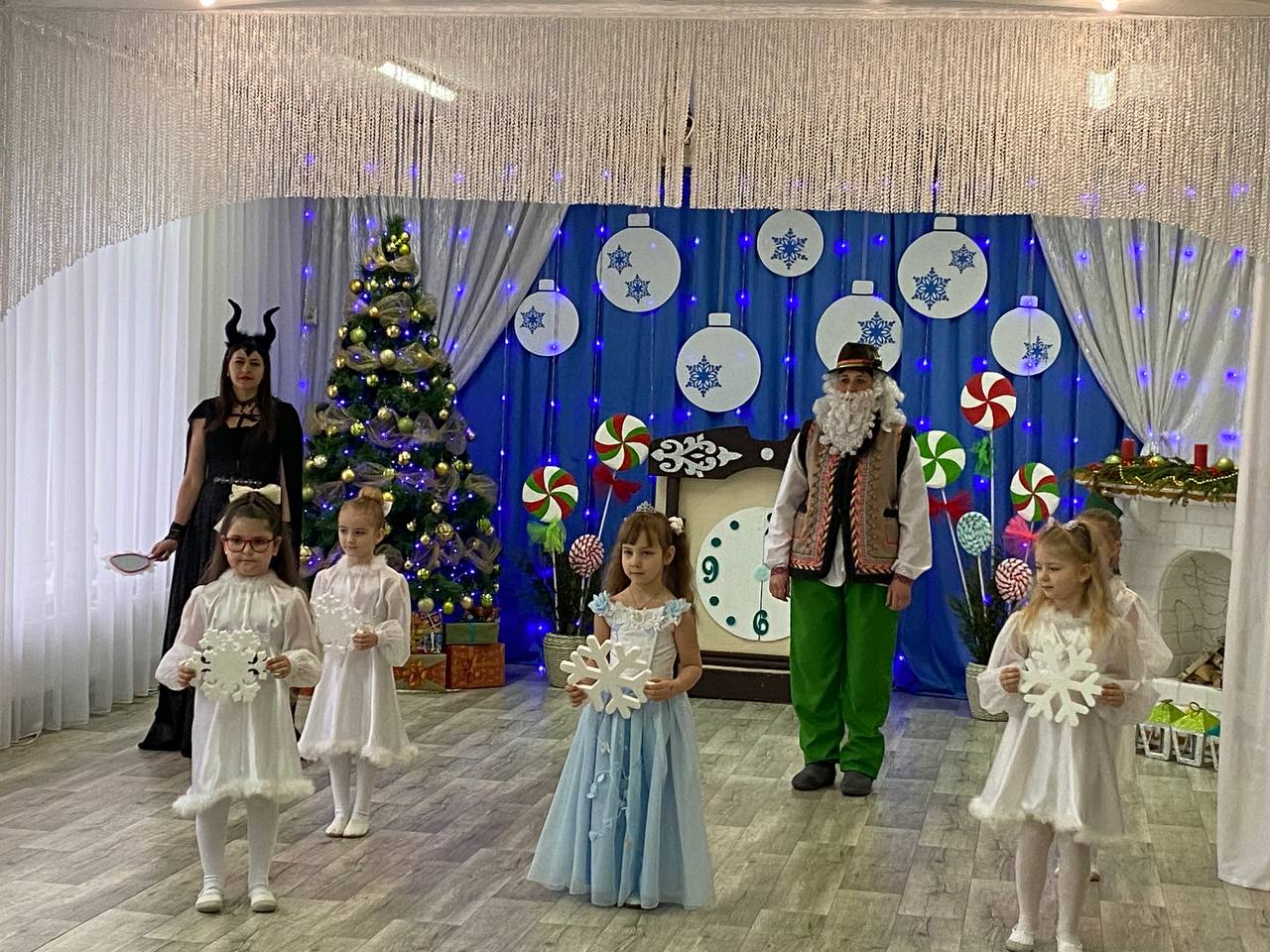 Фото без опису