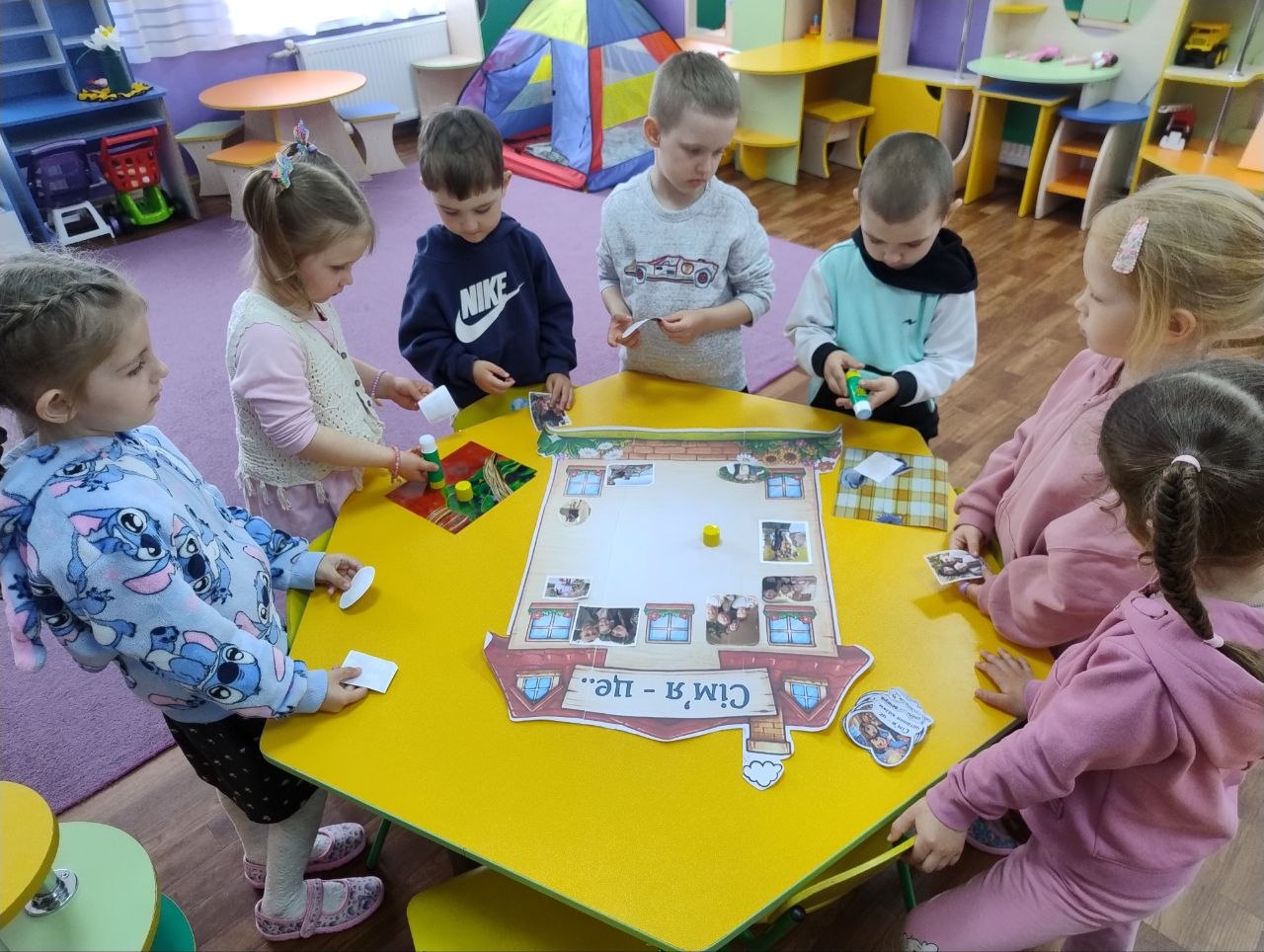 Фото без опису