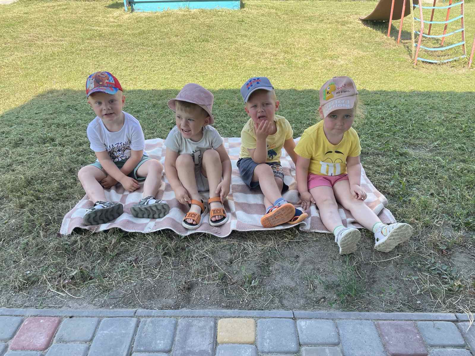 Фото без опису