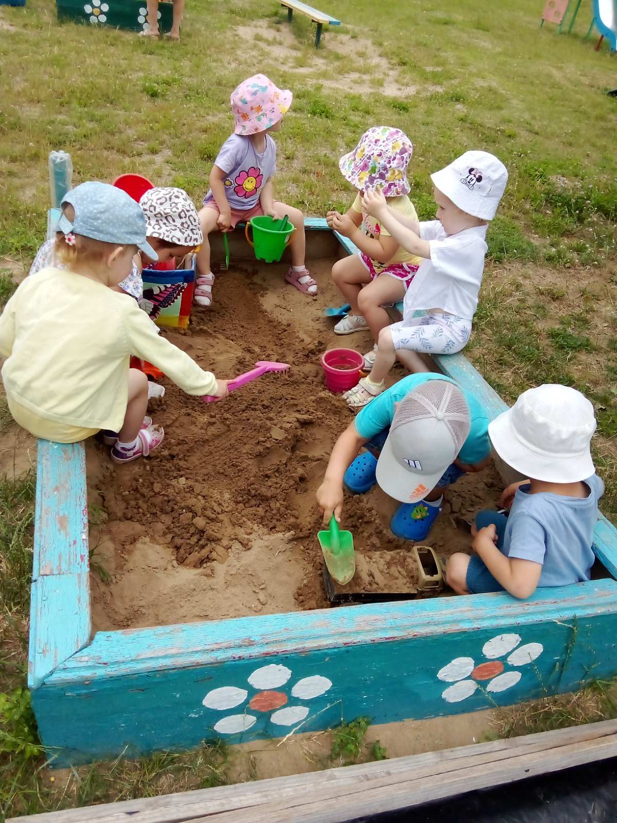 Фото без опису