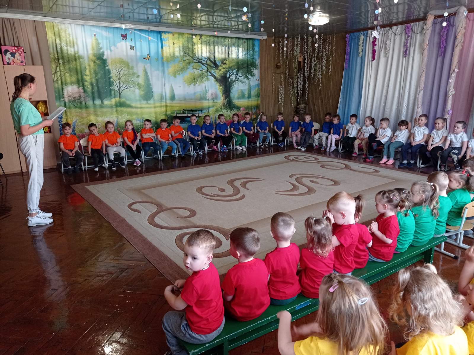 Фото без опису