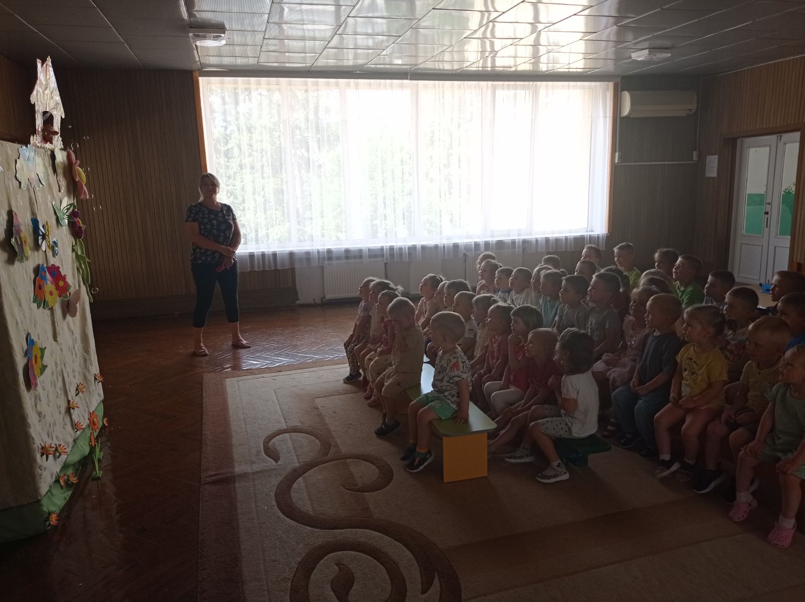 Фото без опису