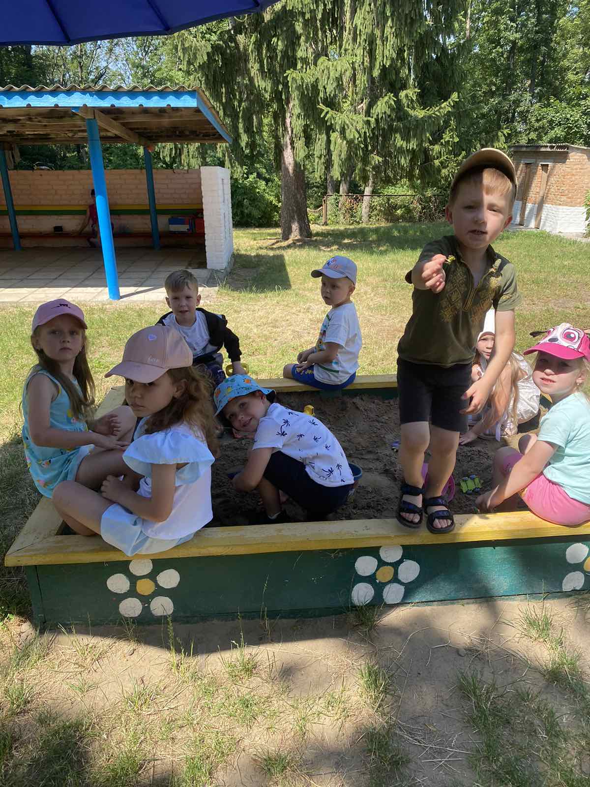 Фото без опису