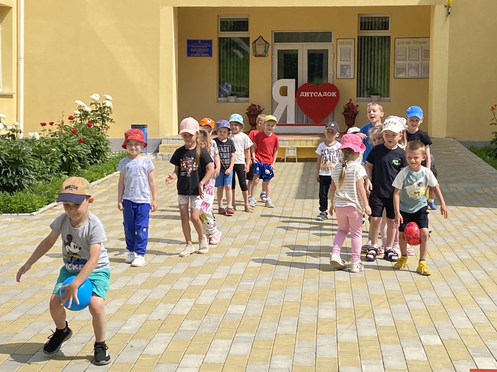 Фото без опису