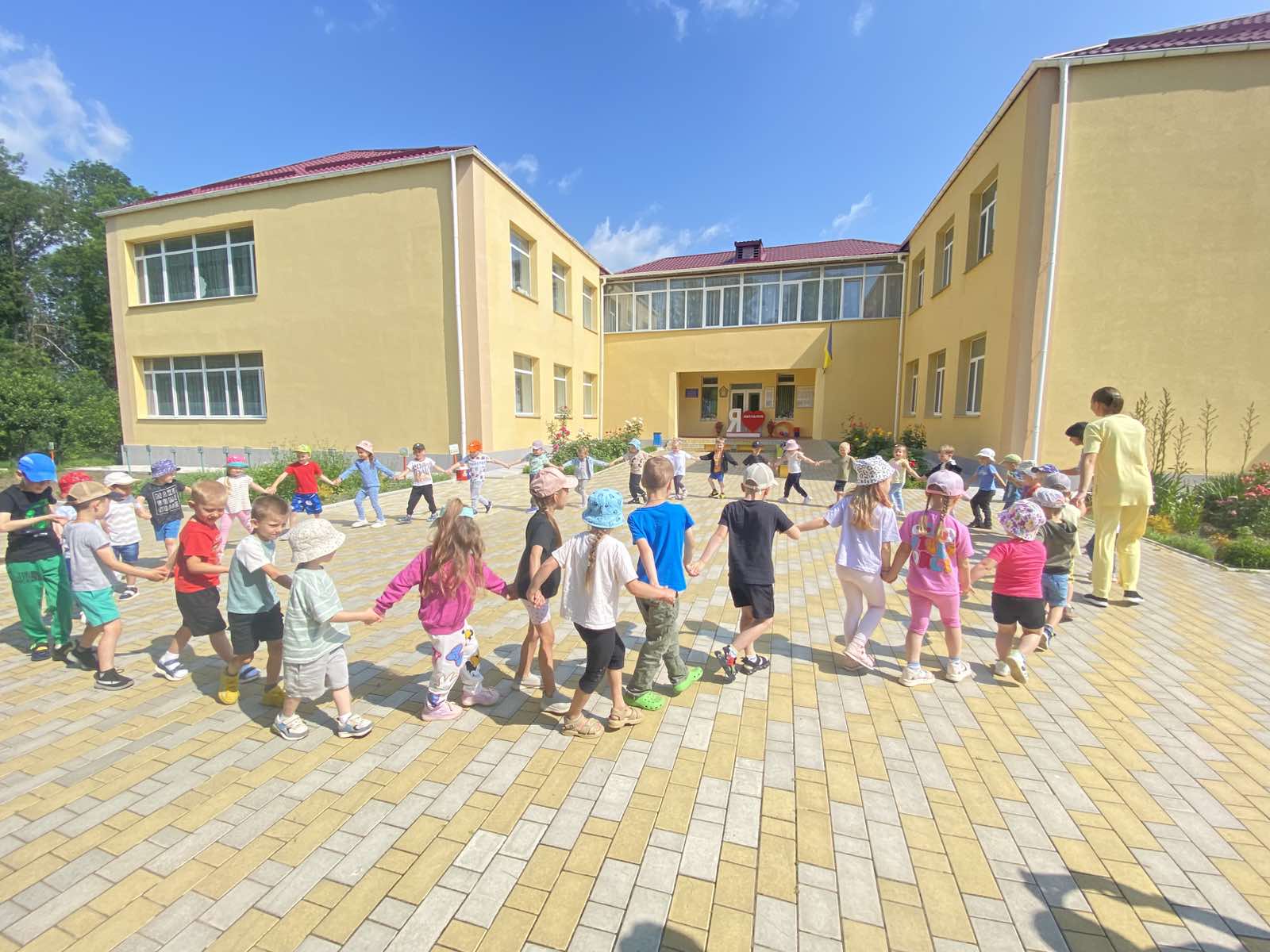 Фото без опису