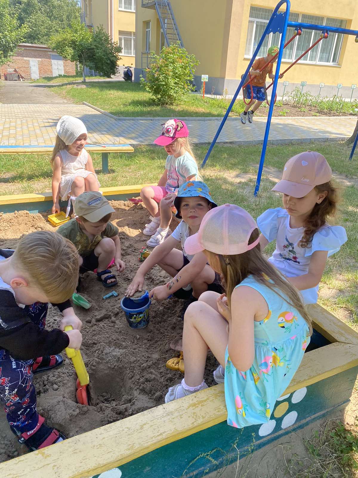 Фото без опису