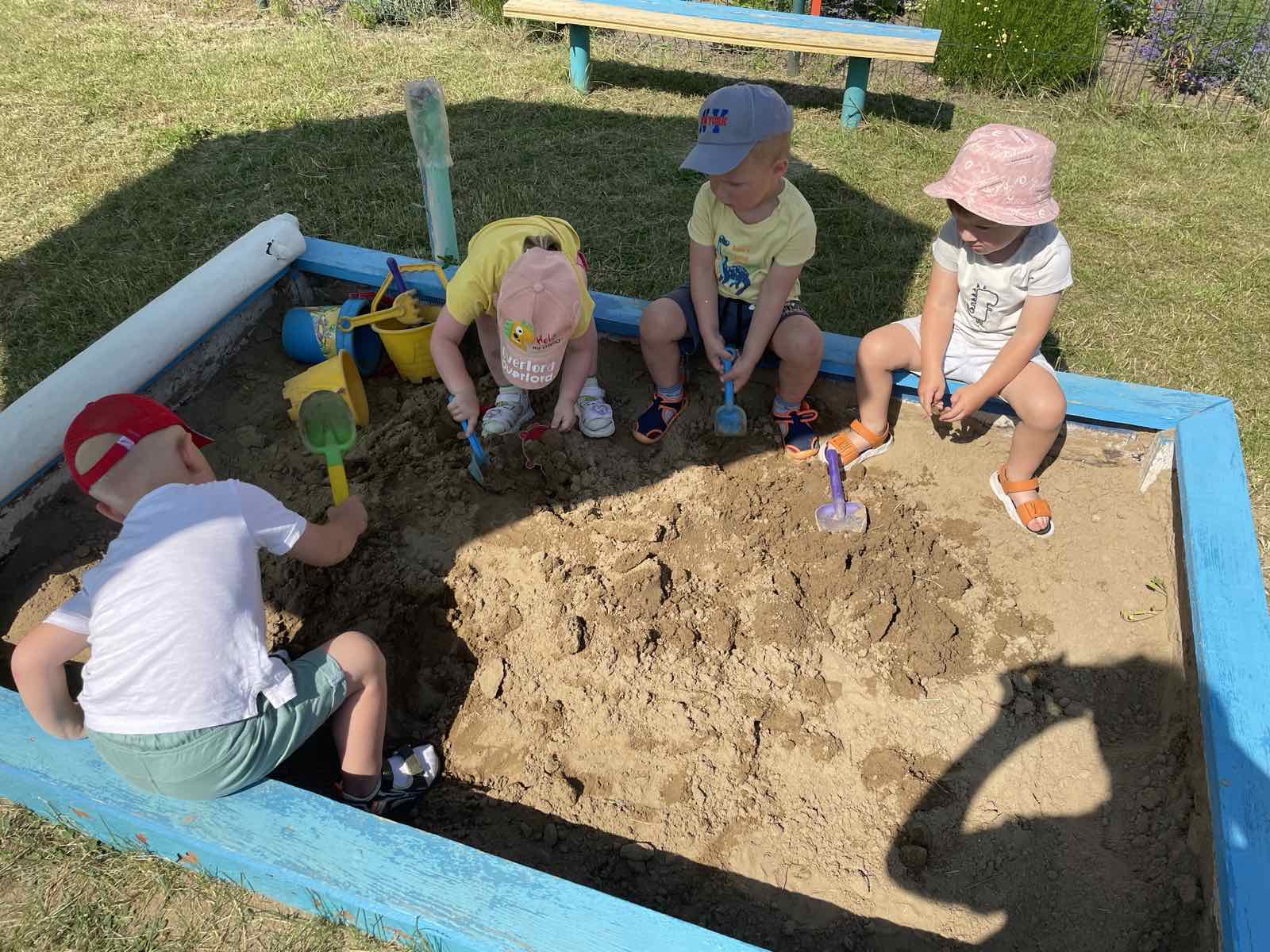 Фото без опису