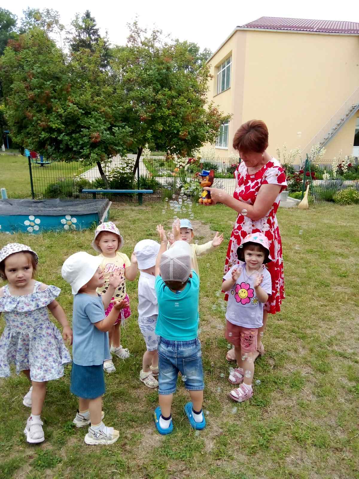 Фото без опису