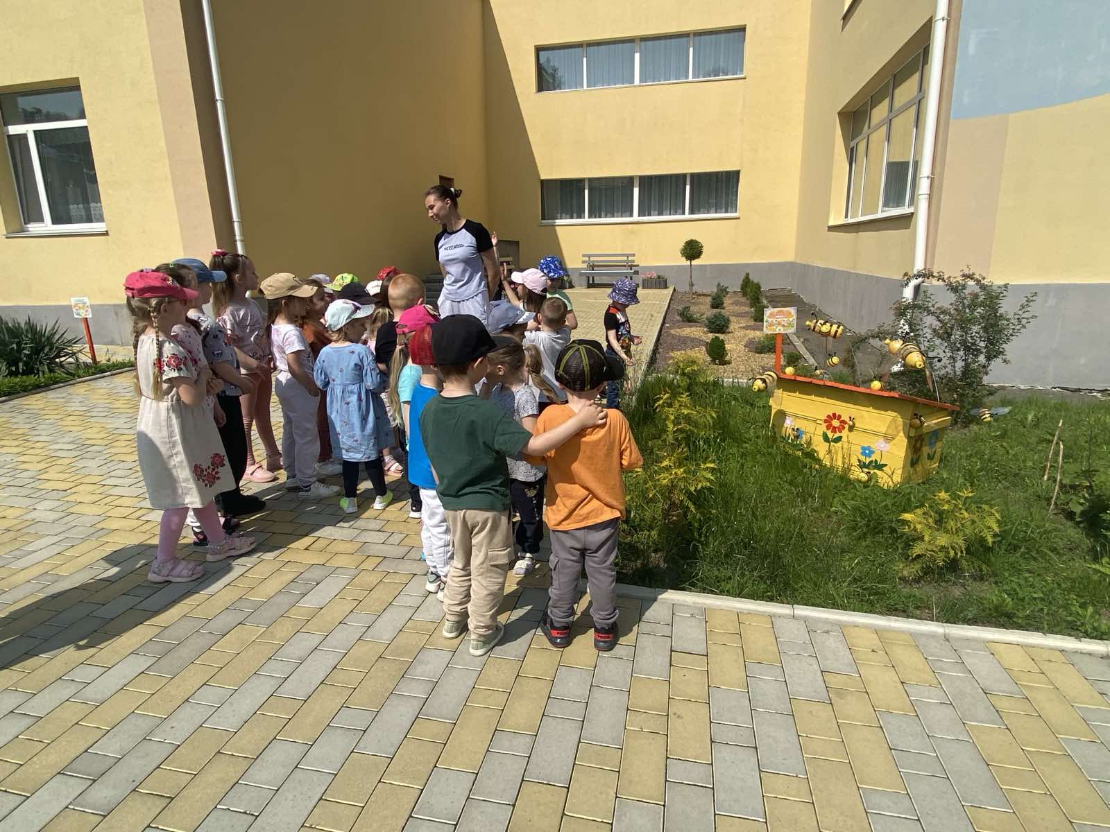 Фото без опису