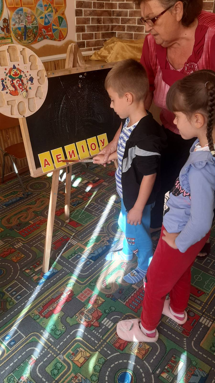 Фото без опису