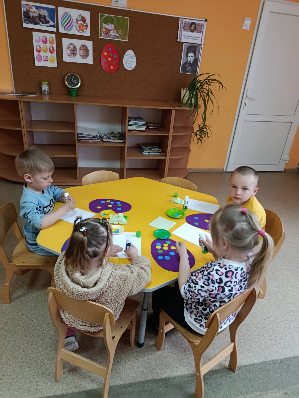 Фото без опису