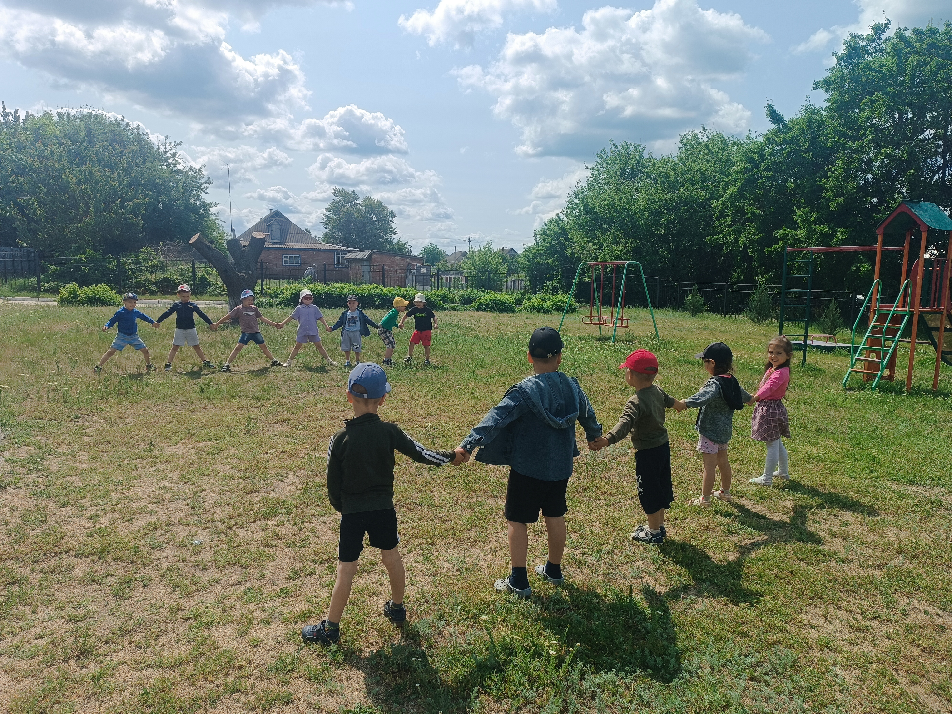 Фото без опису