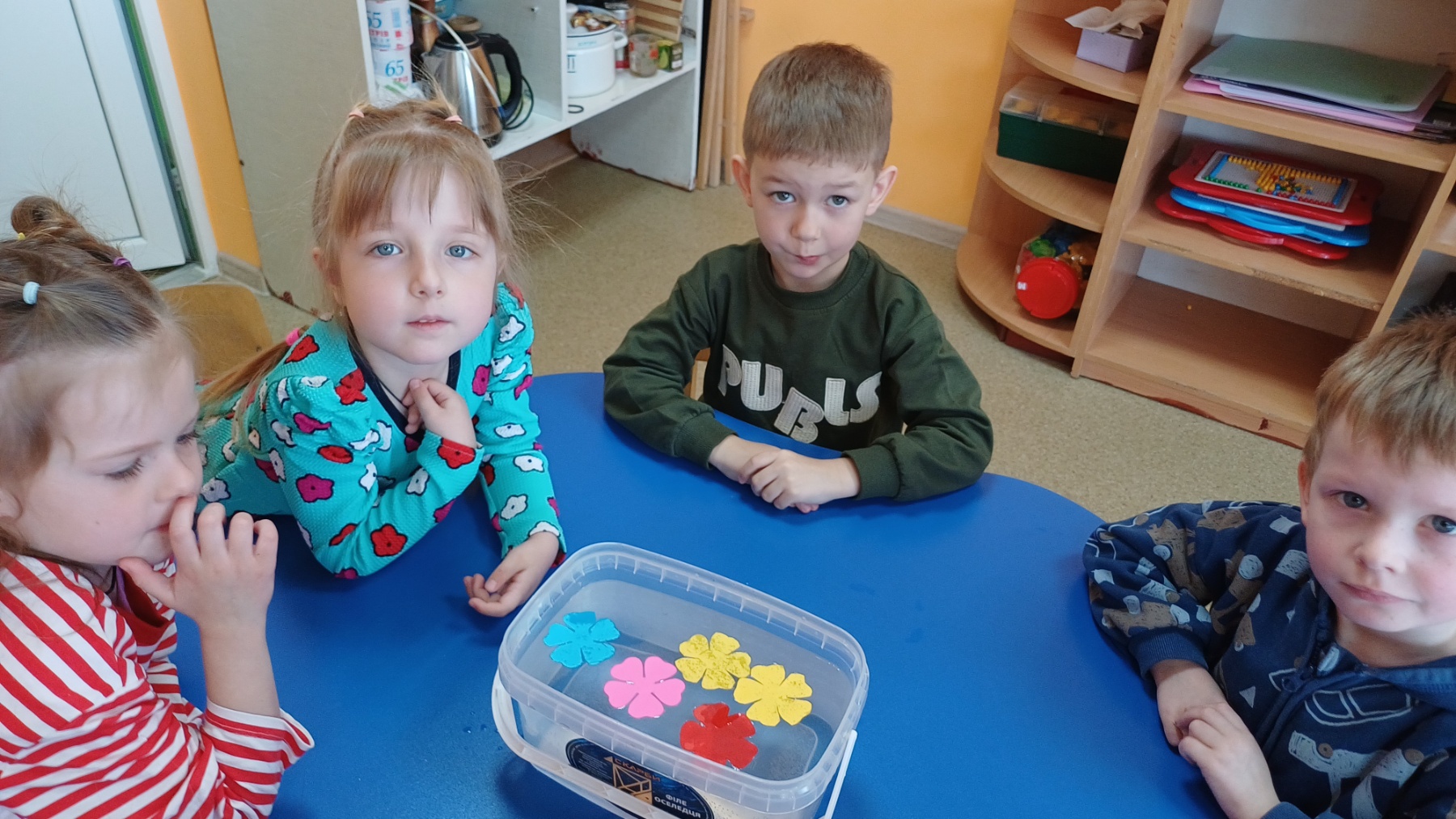 Фото без опису