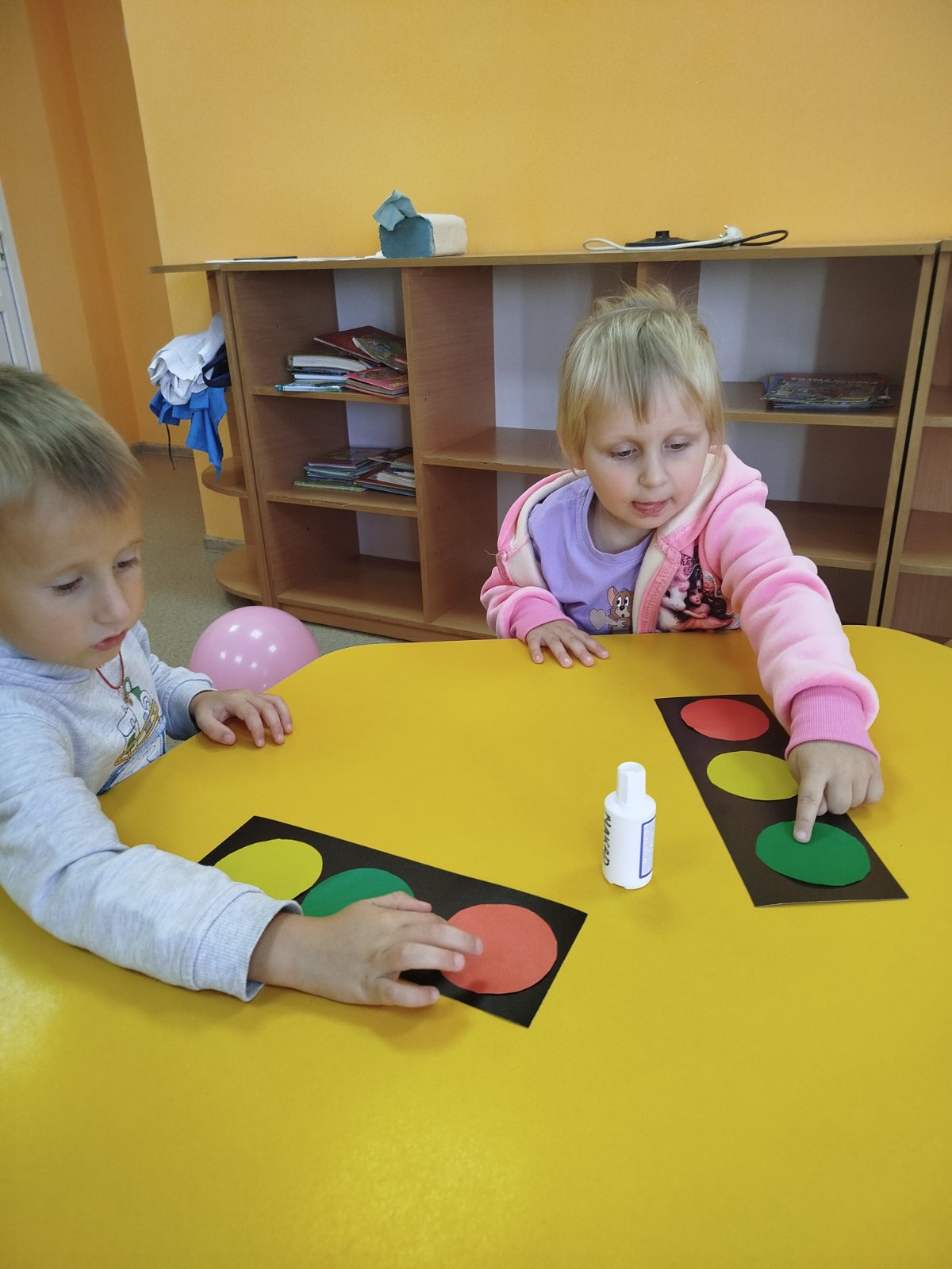 Фото без опису